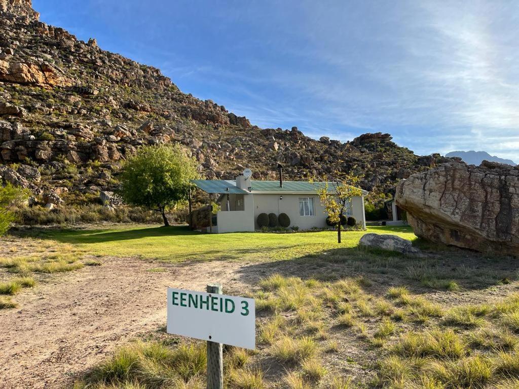 Kunje Guesthouse Op-die-Berg Exteriör bild